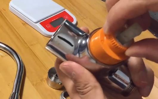 360旋轉(zhuǎn)水龍頭拆卸圖解，4個步驟輕松拆卸所有配件!