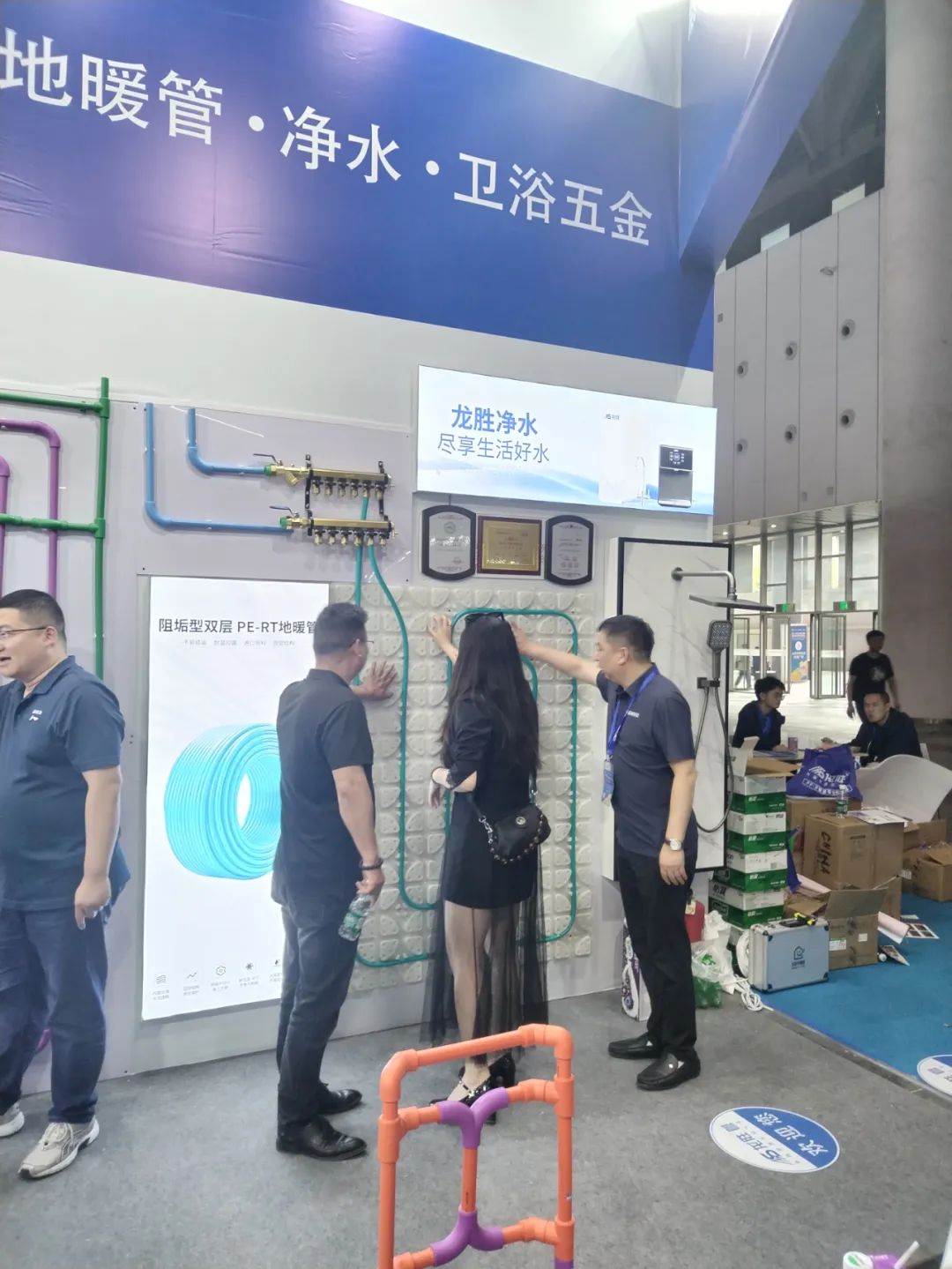 龍勝管2025成都建博會(huì)：用科技重塑健康，以藝術(shù)定義未來(lái)